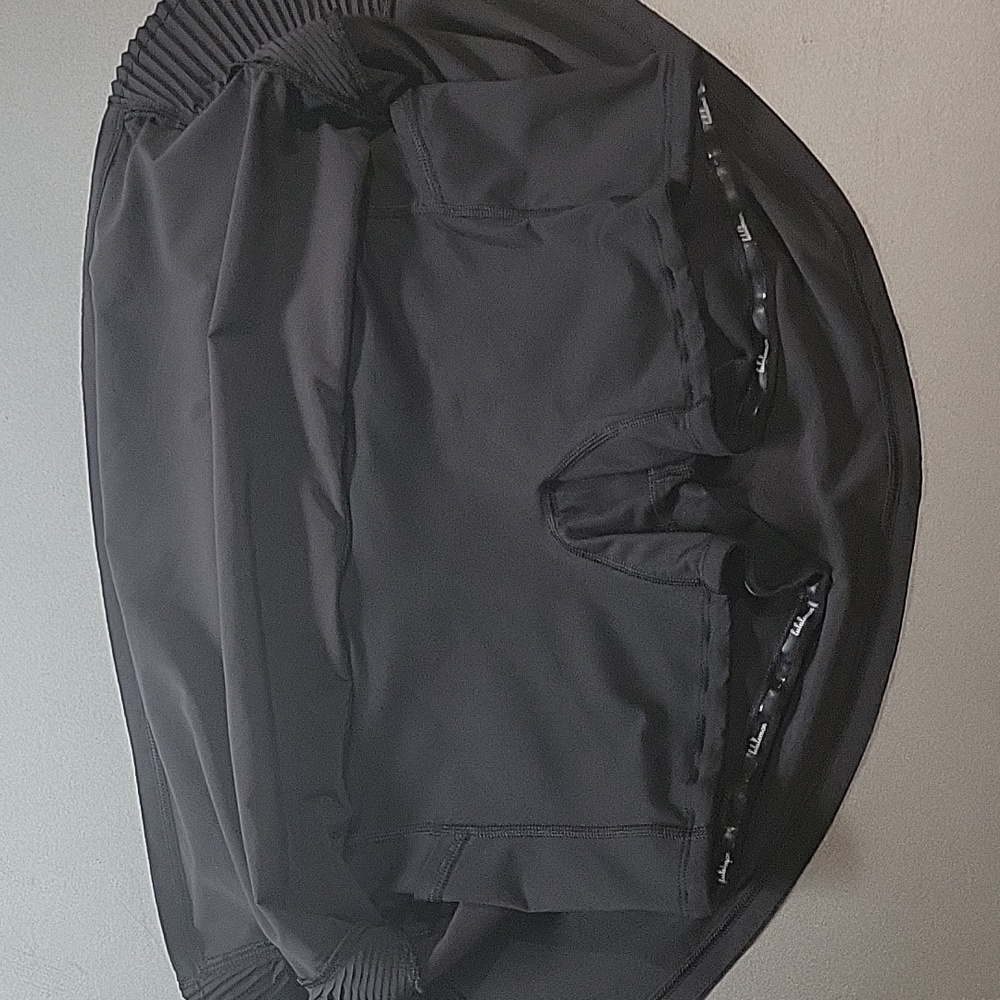 SOLD  Lululemon Play Off The Pleats tennis golf  skirt  skort sz 6 pickle black - Picture 6 of 8
